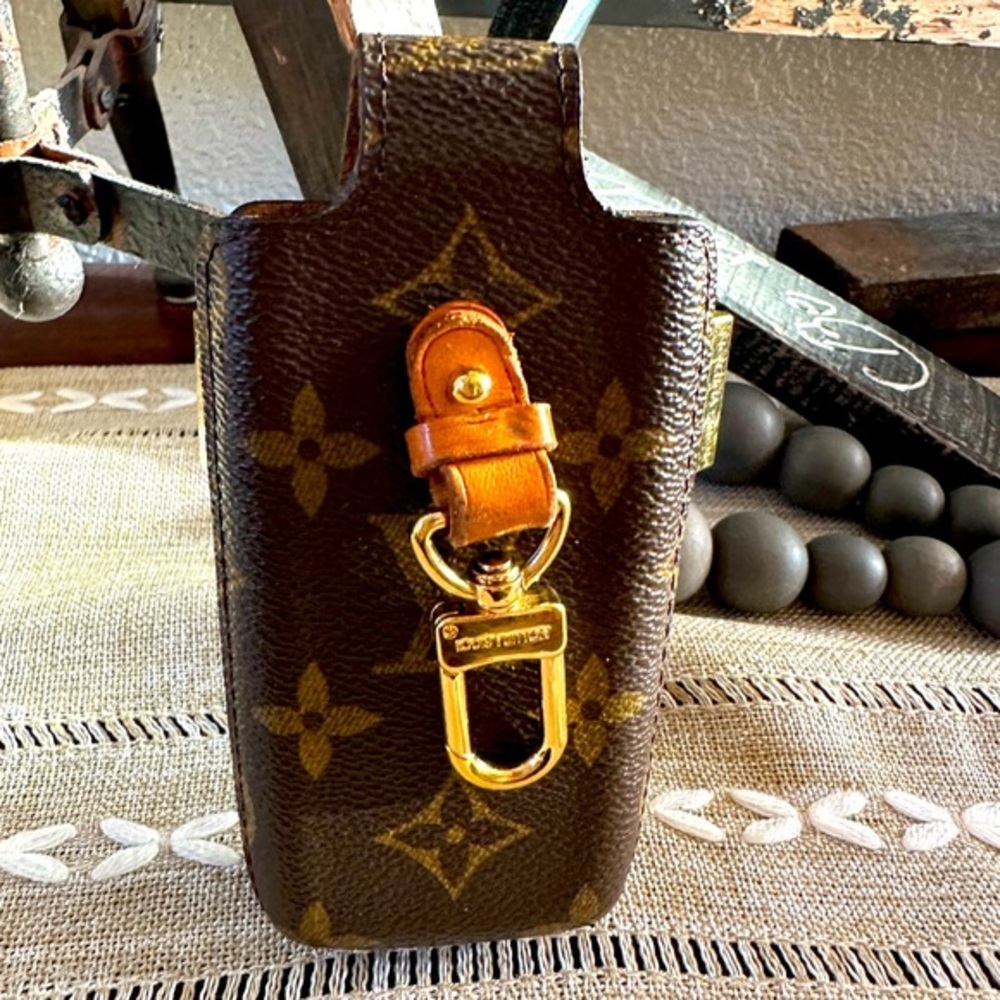 Louis Vuitton Monogram Etui  Case detachable clip